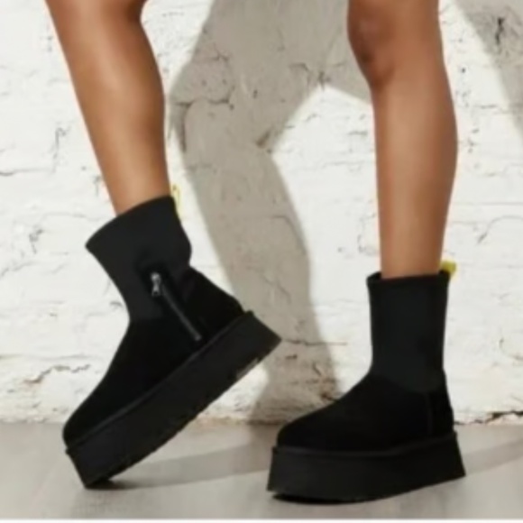 UGG Women's Black Sock Boots - Picture 1 of 2